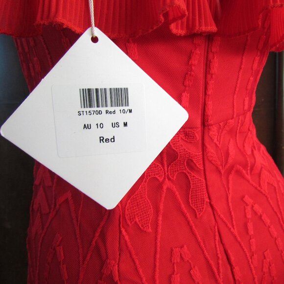 RED LACE DRESS, S-M, SWEETHEART NECKLINE, SHAPELY PARTY FROCK, SPECIAL OCCASION - Picture 8 of 9